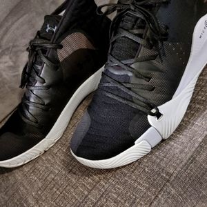 Under Armour Spawn Mid